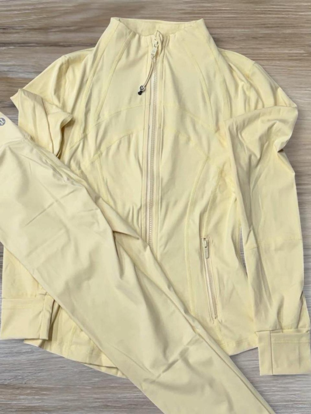 Lululemon Define Jacket & Legging Set Buttercream Size 6 Pre-Owned